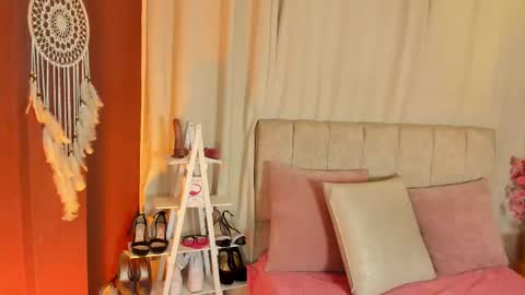 Snapshot of _little_ivy chatting on September 17, 2025, 9:16 pm Ivy 3 online show from September 17, 2025, 9:16 pm