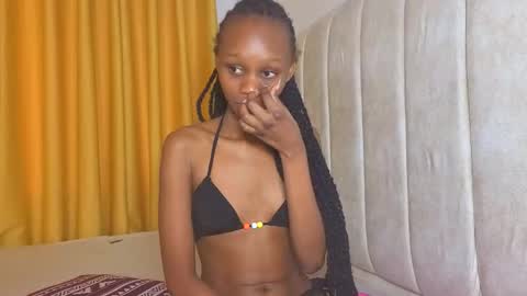 Littlevenus online show from November 4, 2025, 11:09 am