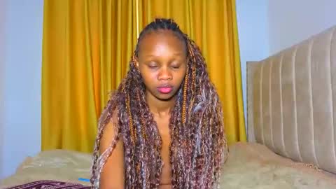 Littlevenus online show from February 1, 2026, 2:26 pm