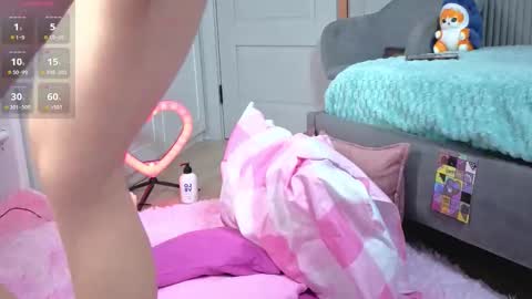 Snapshot of _lollyypop_ chatting on February 9, 2026, 5:00 am Emma online show from February 9, 2026, 5:00 am