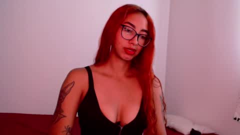 _loreana_ online show from January 28, 2025, 12:22 pm