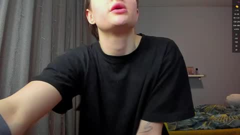 Snapshot of _lorra chatting on February 14, 2025, 4:31 pm _lorra online show from February 14, 2025, 4:31 pm