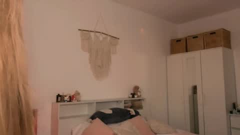 Amanda  mandy online show from April 27, 2026, 3:10 pm