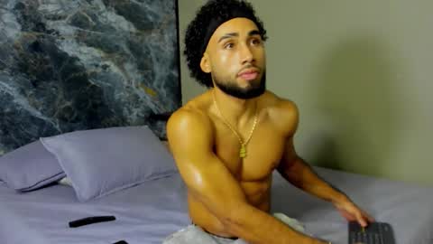 Snapshot of _luca_flame chatting on October 13, 2025, 11:05 pm _luca_flame online show from October 13, 2025, 11:05 pm