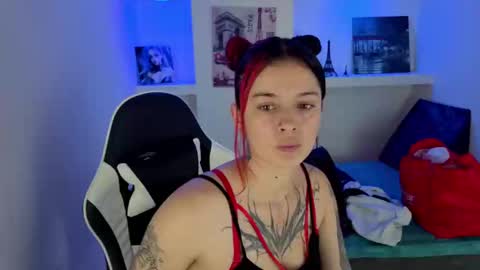 Lucia online show from October 13, 2025, 7:03 pm