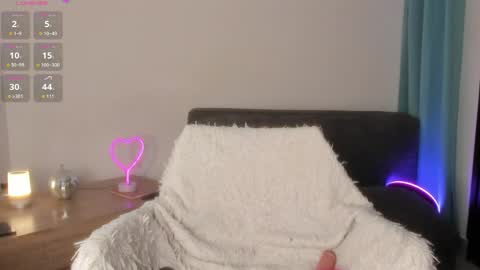   online show from April 25, 2026, 1:41 pm