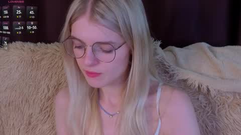 Monica online show from November 14, 2025, 6:28 pm