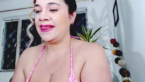 _lunagold_ online show from March 9, 2026, 12:36 am