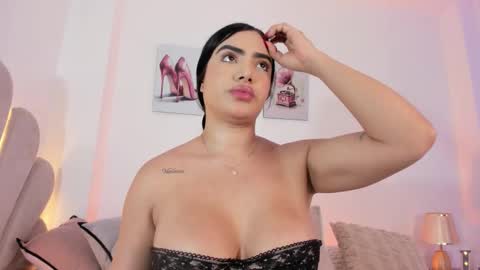 _luuciana_ online show from March 18, 2026, 4:04 am