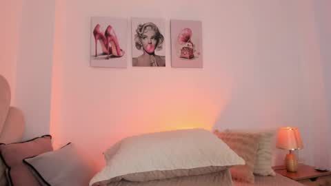 _luuciana_ online show from May 1, 2026, 4:50 am