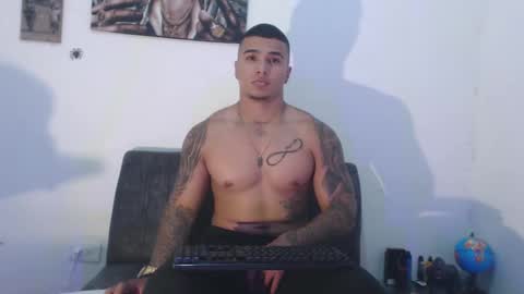 Snapshot of _luxury_23 chatting on February 26, 2025, 4:25 am STIVEN online show from February 26, 2025, 4:25 am