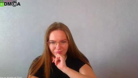 Snapshot of _lysafeta_ chatting on February 19, 2025, 9:28 am Welcome guys Pleasure to see you all here My name is Lysafeta and MichaelaTip menu is active Private is open online show from February 19, 2025, 9:28 am