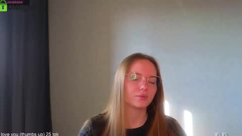 Snapshot of _lysafeta_ chatting on September 17, 2025, 4:36 am Welcome guys Pleasure to see you all here My name is Lysafeta and MichaelaTip menu is active Private is open online show from September 17, 2025, 4:36 am