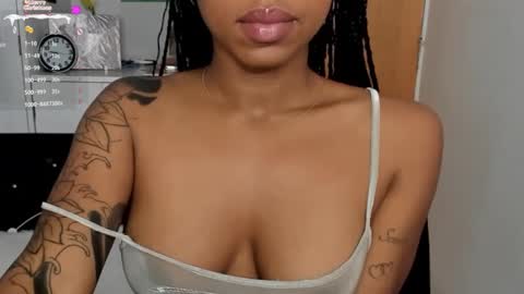 Snapshot of _marcela_22 chatting on December 6, 2024, 2:38 pm MARCELA online show from December 6, 2024, 2:38 pm