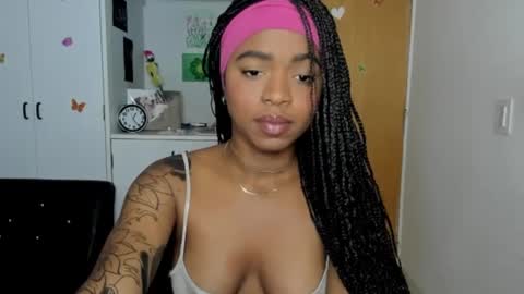 Snapshot of _marcela_22 chatting on December 10, 2024, 6:22 am MARCELA online show from December 10, 2024, 6:22 am