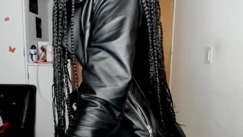 Snapshot of _marcela_22 chatting on January 8, 2025, 10:37 am MARCELA online show from January 8, 2025, 10:37 am