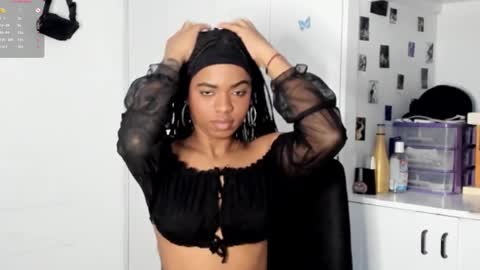 Snapshot of _marcela_22 chatting on February 17, 2025, 9:35 am MARCELA online show from February 17, 2025, 9:35 am