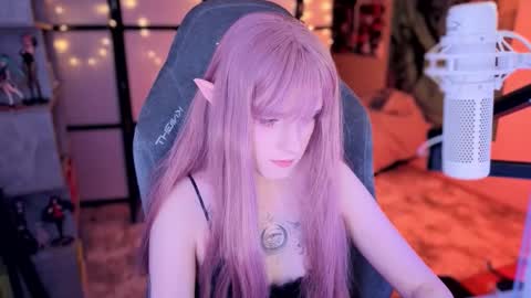 Snapshot of _mariko_ chatting on November 21, 2025, 3:33 pm Mariko online show from November 21, 2025, 3:33 pm