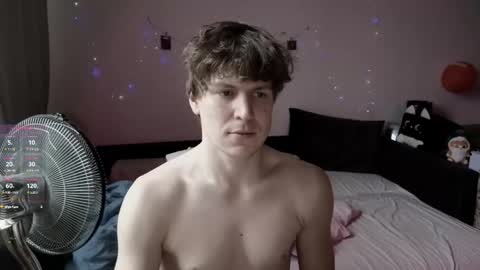 Snapshot of _medaed20_ chatting on December 21, 2025, 10:11 am Medaed20 online show from December 21, 2025, 10:11 am