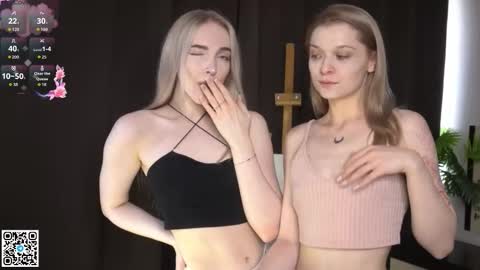 Snapshot of _medal_of_horny_ chatting on September 21, 2025, 7:32 am Elva and Kate online show from September 21, 2025, 7:32 am