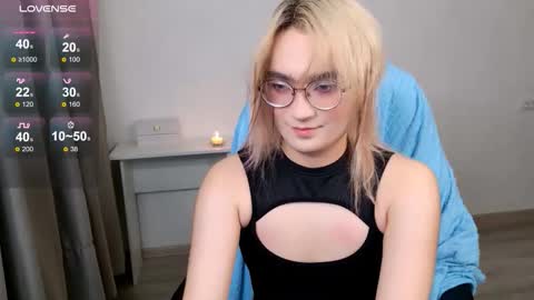 _meow_neko_ online show from November 17, 2025, 2:01 pm