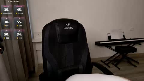 _meow_neko_ online show from February 17, 2026, 9:17 am