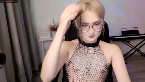 _meow_neko_ online show from April 25, 2026, 11:13 pm