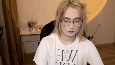 Snapshot of _meow_neko_ chatting on May 11, 2026, 4:48 pm _meow_neko_ online show from May 11, 2026, 4:48 pm