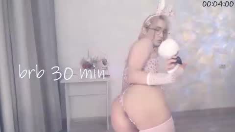 _meow_neko_ online show from July 6, 2026, 3:03 pm