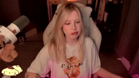 Snapshot of _meowmiko__ chatting on July 14, 2026, 7:41 pm miko3 online show from July 14, 2026, 7:41 pm