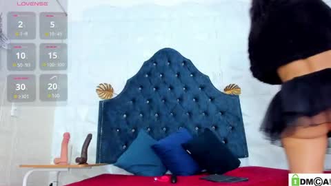 _mia_milf_ online show from June 6, 2026, 3:33 am