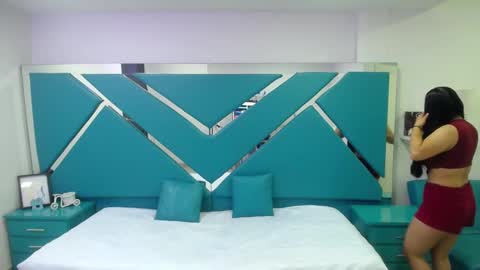 Snapshot of _miaaleon chatting on December 28, 2024, 12:24 pm Mia online show from December 28, 2024, 12:24 pm