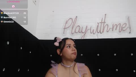 Snapshot of _miaaleon chatting on February 5, 2025, 4:14 pm Mia online show from February 5, 2025, 4:14 pm