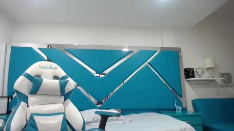 Snapshot of _miaaleon chatting on February 26, 2025, 1:19 pm Mia online show from February 26, 2025, 1:19 pm