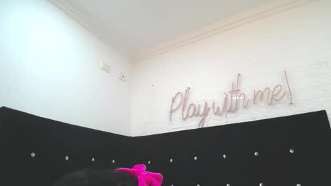 Snapshot of _miaaleon chatting on March 7, 2025, 1:18 pm Mia online show from March 7, 2025, 1:18 pm