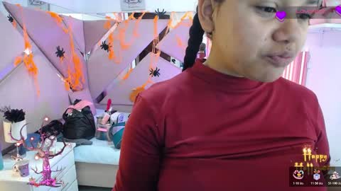 Snapshot of _miaaleon chatting on October 22, 2025, 12:38 pm Mia online show from October 22, 2025, 12:38 pm