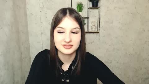 Snapshot of _miaangel_ chatting on March 5, 2025, 5:29 pm Mia online show from March 5, 2025, 5:29 pm