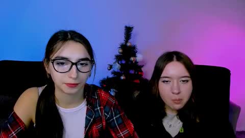 Snapshot of _mila_fire chatting on December 16, 2025, 12:10 pm your Mila online show from December 16, 2025, 12:10 pm