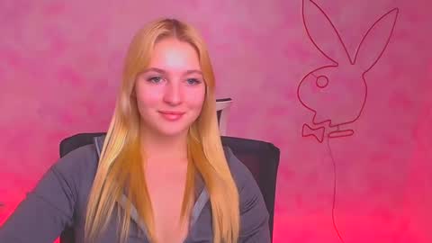 Snapshot of _mila_la_ chatting on December 19, 2024, 12:34 pm Melanie online show from December 19, 2024, 12:34 pm