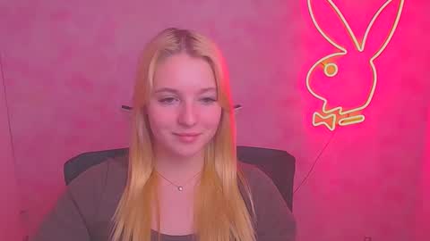 Snapshot of _mila_la_ chatting on February 8, 2025, 3:42 pm Melanie online show from February 8, 2025, 3:42 pm