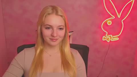 Snapshot of _mila_la_ chatting on March 7, 2025, 12:34 pm Melanie online show from March 7, 2025, 12:34 pm