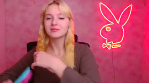 Snapshot of _mila_la_ chatting on October 24, 2025, 11:50 am Melanie online show from October 24, 2025, 11:50 am