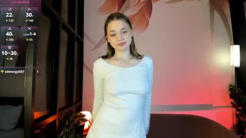 _mila_luna_ online show from May 14, 2026, 8:21 am