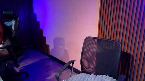 Call me Miley  online show from May 9, 2026, 8:52 am