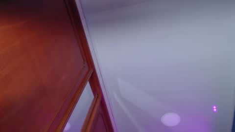 _milu23_ online show from October 30, 2025, 1:01 pm