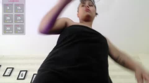 _milu23_ online show from July 28, 2026, 8:52 pm
