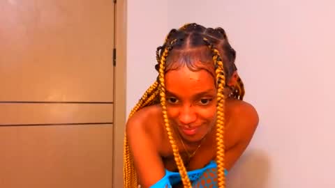 Mimi online show from April 25, 2026, 1:41 pm