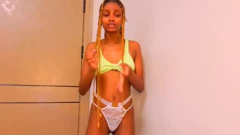 Mimi online show from May 1, 2026, 11:31 pm