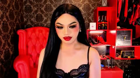 Raven Strauss online show from September 9, 2025, 5:23 pm