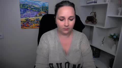 Snapshot of _miranda_sun chatting on May 12, 2026, 7:27 am Miranda online show from May 12, 2026, 7:27 am